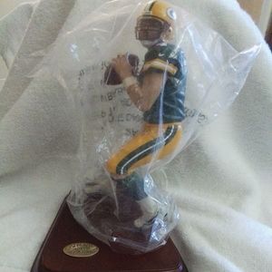 Danbury Mint Brett Favre Greenbay Packers Statue